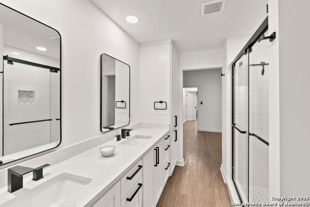 Image 21 of 44 For 2718 Old Field Dr  101
