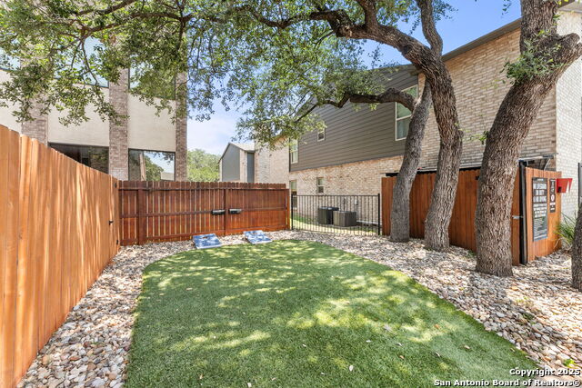 Image 35 of 44 For 2718 Old Field Dr  101
