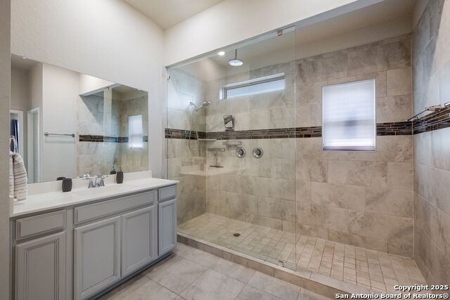 Image 15 of 23 For 2415 Olive Way