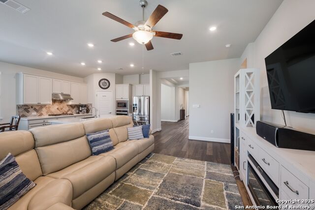 Image 5 of 23 For 2415 Olive Way
