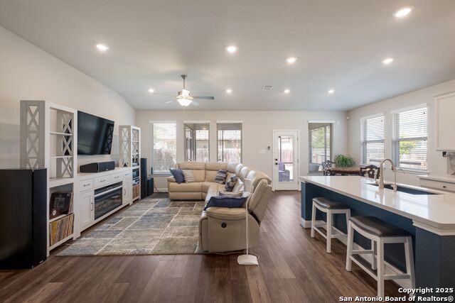 Image 6 of 23 For 2415 Olive Way