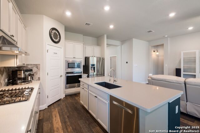 Image 9 of 23 For 2415 Olive Way