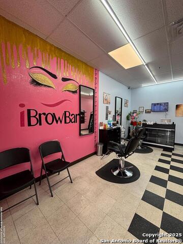 Listing photo id 8 for 8521 Bandera Rd 1