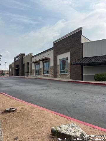 Listing photo id 0 for 8521 Bandera Rd 1