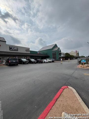 Listing photo id 1 for 8521 Bandera Rd 1