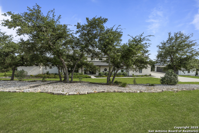 Image 4 of 51 For 865 Earle Oak