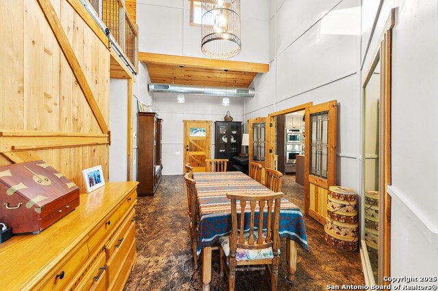 Listing photo id 11 for 231 Doris Dr