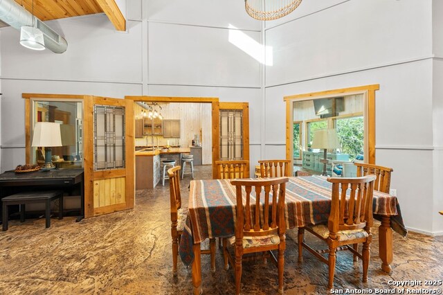 Listing photo id 12 for 231 Doris Dr