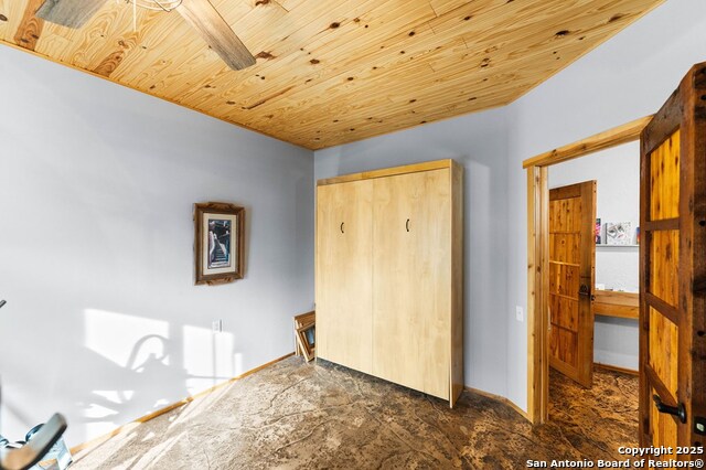 Listing photo id 21 for 231 Doris Dr