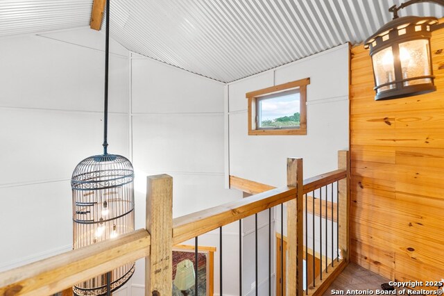 Listing photo id 23 for 231 Doris Dr