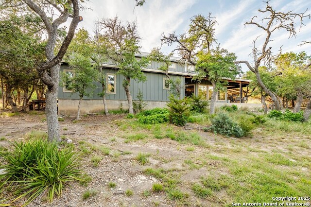 Listing photo id 34 for 231 Doris Dr