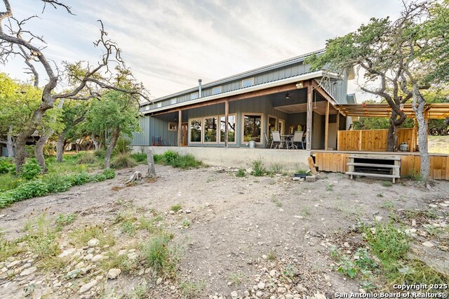Listing photo id 35 for 231 Doris Dr