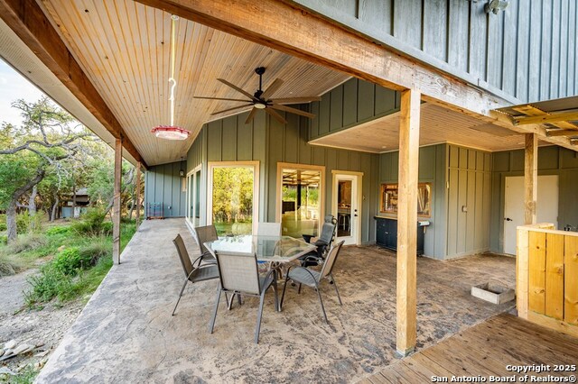 Listing photo id 36 for 231 Doris Dr