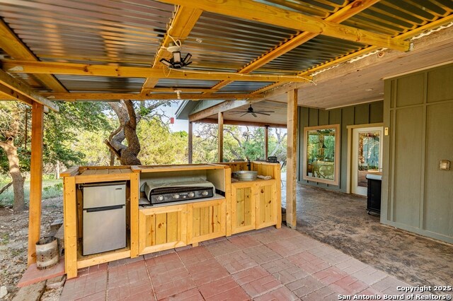 Listing photo id 37 for 231 Doris Dr