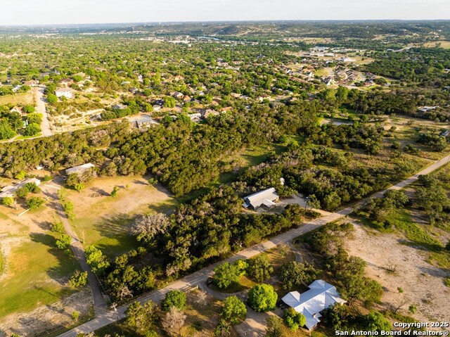 Listing photo id 41 for 231 Doris Dr