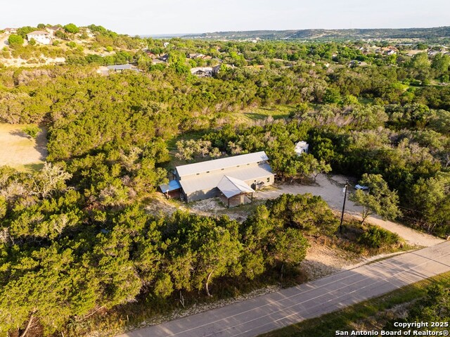 Listing photo id 50 for 231 Doris Dr