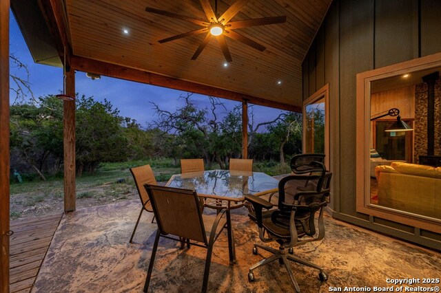 Listing photo id 59 for 231 Doris Dr
