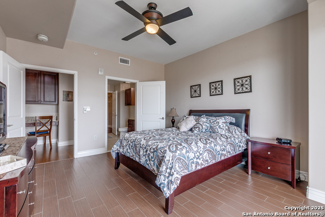 Image 16 of 32 For 215 Center N Apt 1