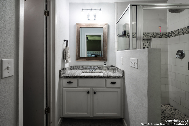 Listing photo id 28 for 10620 Cross Plns