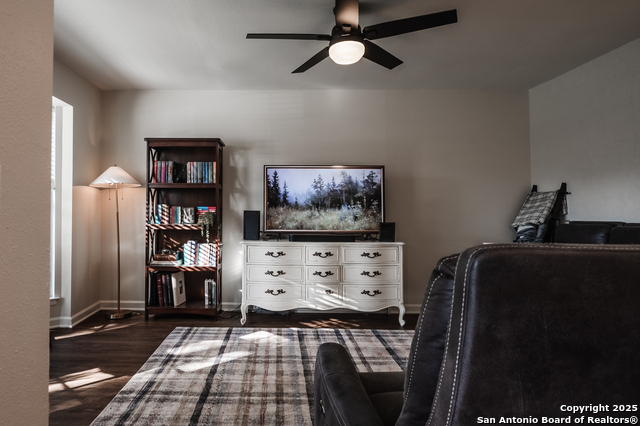Listing photo id 2 for 10620 Cross Plns