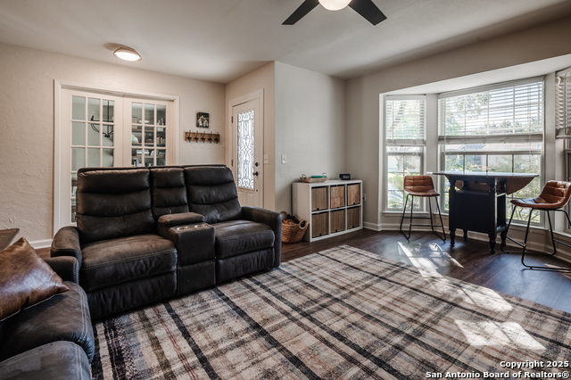 Listing photo id 7 for 10620 Cross Plns