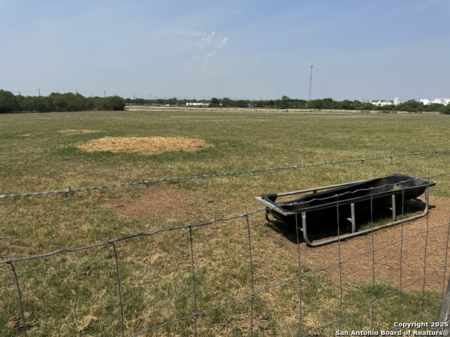 Listing photo id 48 for 7084 Richter