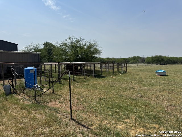 Listing photo id 50 for 7084 Richter