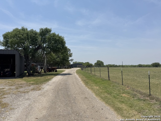 Listing photo id 5 for 7084 Richter