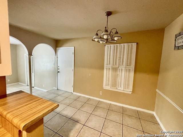 Listing photo id 8 for 170 De Chantle Rd 205