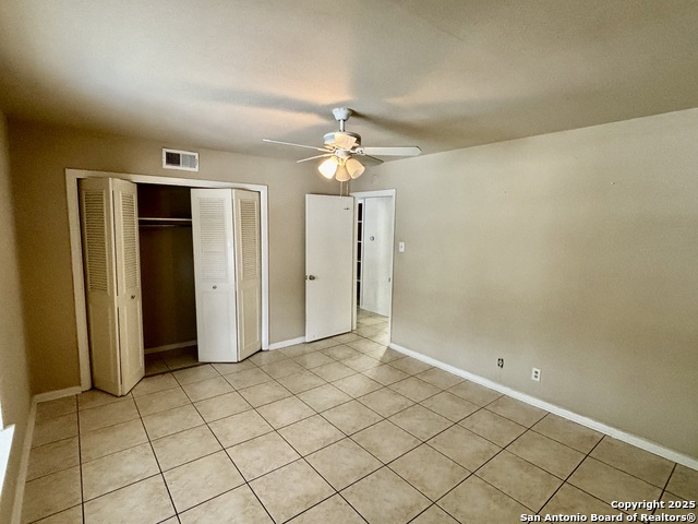 Listing photo id 13 for 170 De Chantle Rd 205