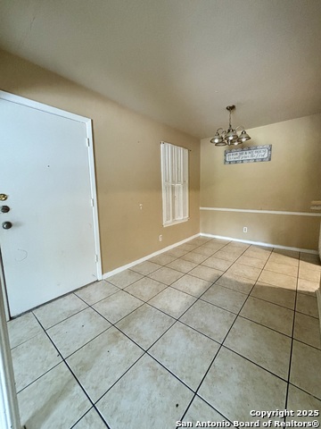 Listing photo id 4 for 170 De Chantle Rd 205