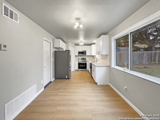 Image 11 of 23 For 6218 Ridge Oak