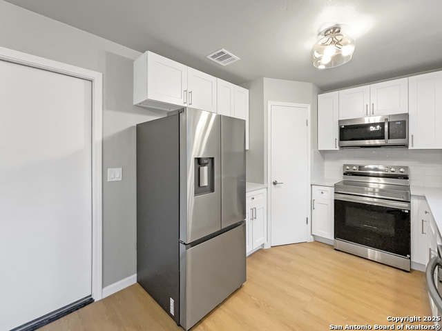 Image 12 of 23 For 6218 Ridge Oak