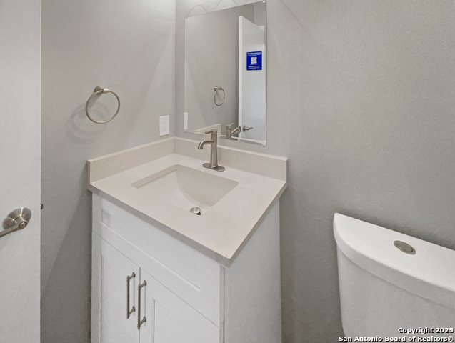 Image 14 of 23 For 6218 Ridge Oak