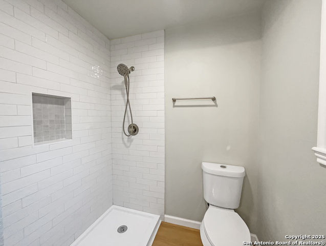 Image 16 of 23 For 6218 Ridge Oak