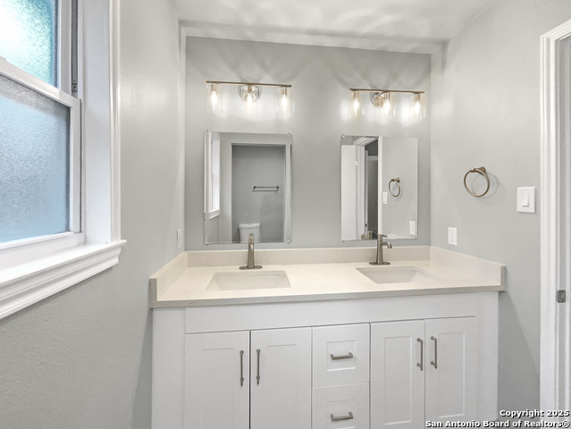 Image 17 of 23 For 6218 Ridge Oak