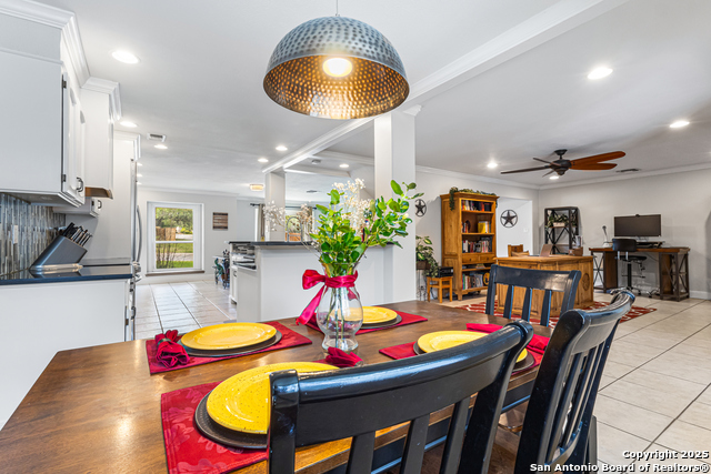 Listing photo id 13 for 1946 Encino Belle