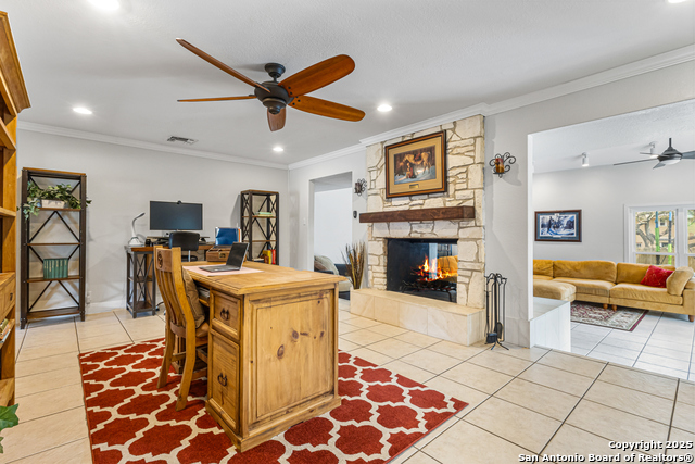 Listing photo id 15 for 1946 Encino Belle