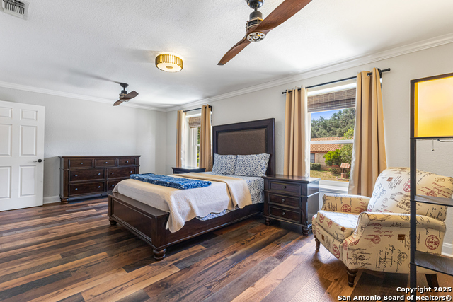 Listing photo id 24 for 1946 Encino Belle