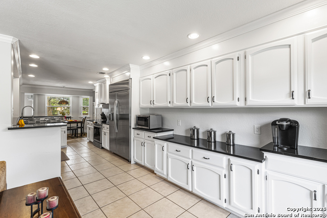 Listing photo id 5 for 1946 Encino Belle