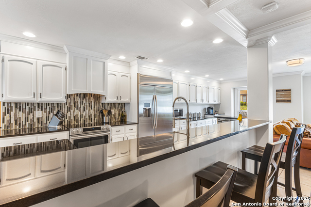 Listing photo id 6 for 1946 Encino Belle