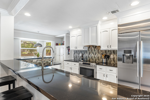 Listing photo id 7 for 1946 Encino Belle