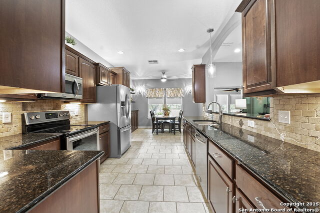 Listing photo id 1 for 721 Gallagher