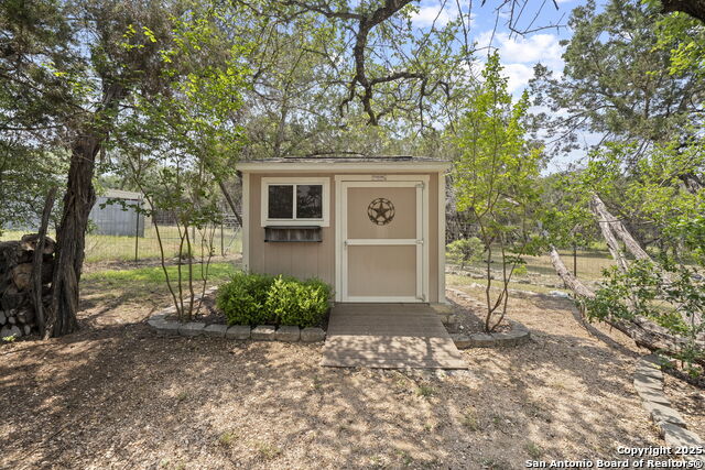 Listing photo id 33 for 721 Gallagher