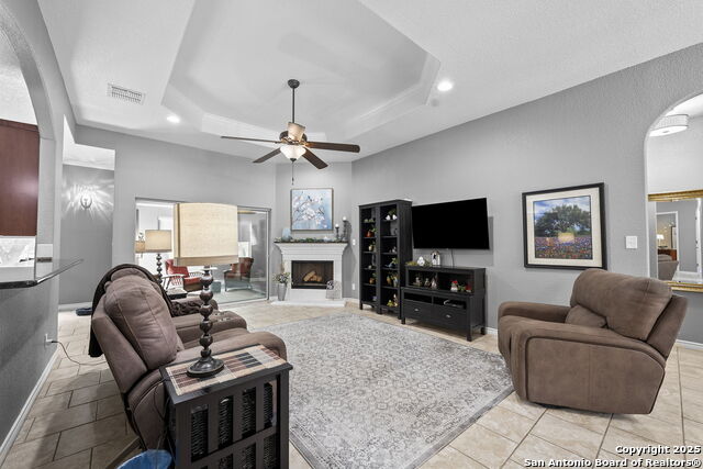Listing photo id 3 for 721 Gallagher