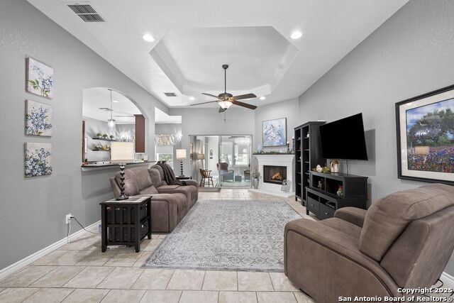 Listing photo id 4 for 721 Gallagher