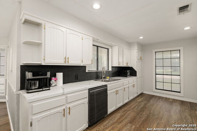 Image 22 of 35 For 402 Teakwood