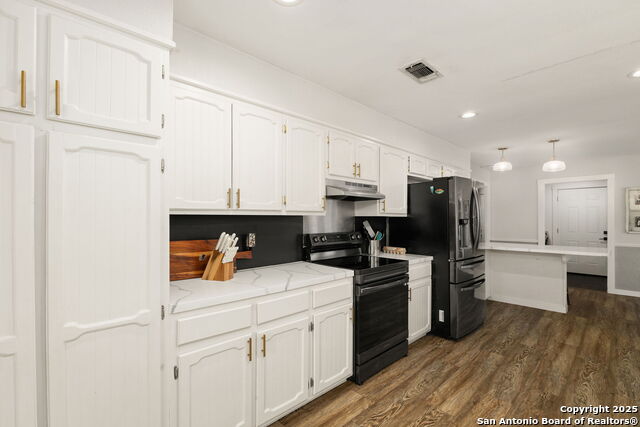 Image 24 of 35 For 402 Teakwood