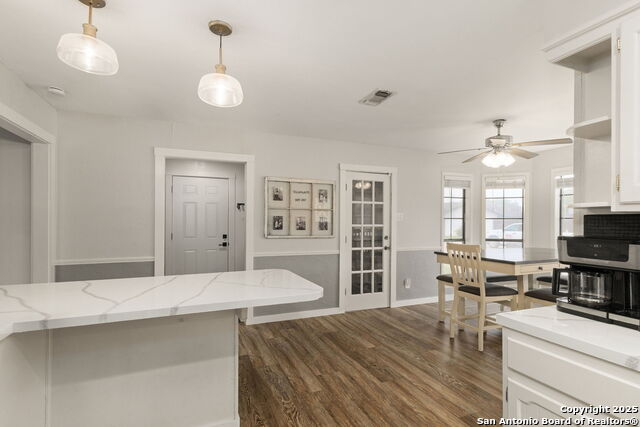 Image 25 of 35 For 402 Teakwood