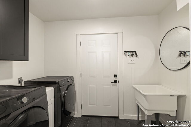 Image 27 of 35 For 402 Teakwood